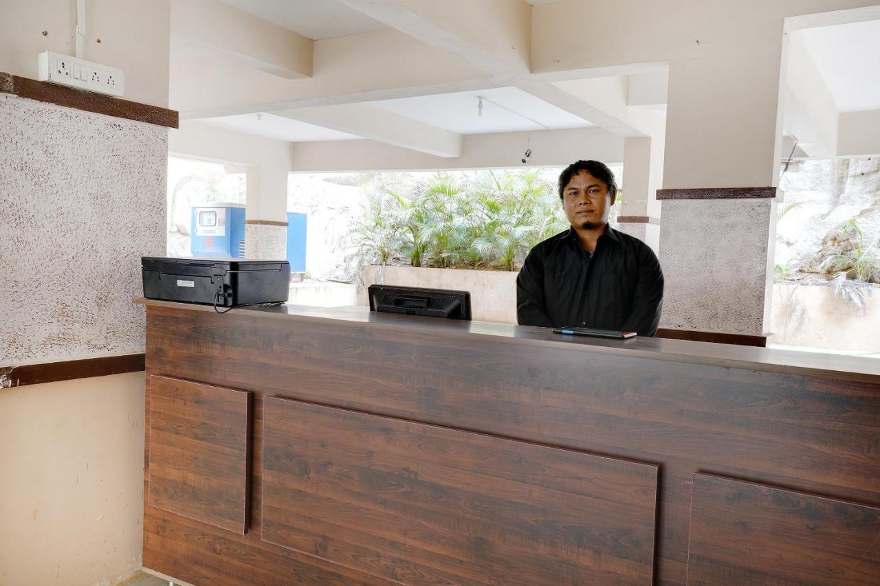 Oyo 41102 Hyderabad Elite Hotel Haidar Sahibguda Екстериор снимка